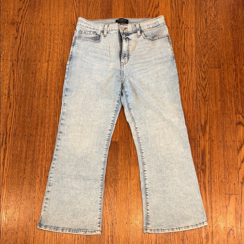 Banana Republic Light Wash Cropped Bootcut Jeans – Women’s 8 / 29 Waist